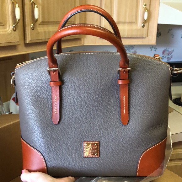 Dooney domed satchel-closet NWT./yellow card, dust bag, PRICE FIRM 🐘 color - Picture 12 of 16